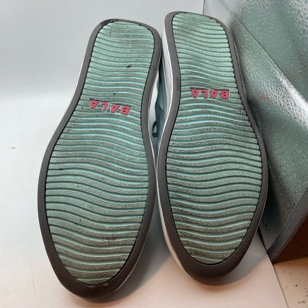 Bala Twelves Daybreak women’s blue sneakers size 8.5
